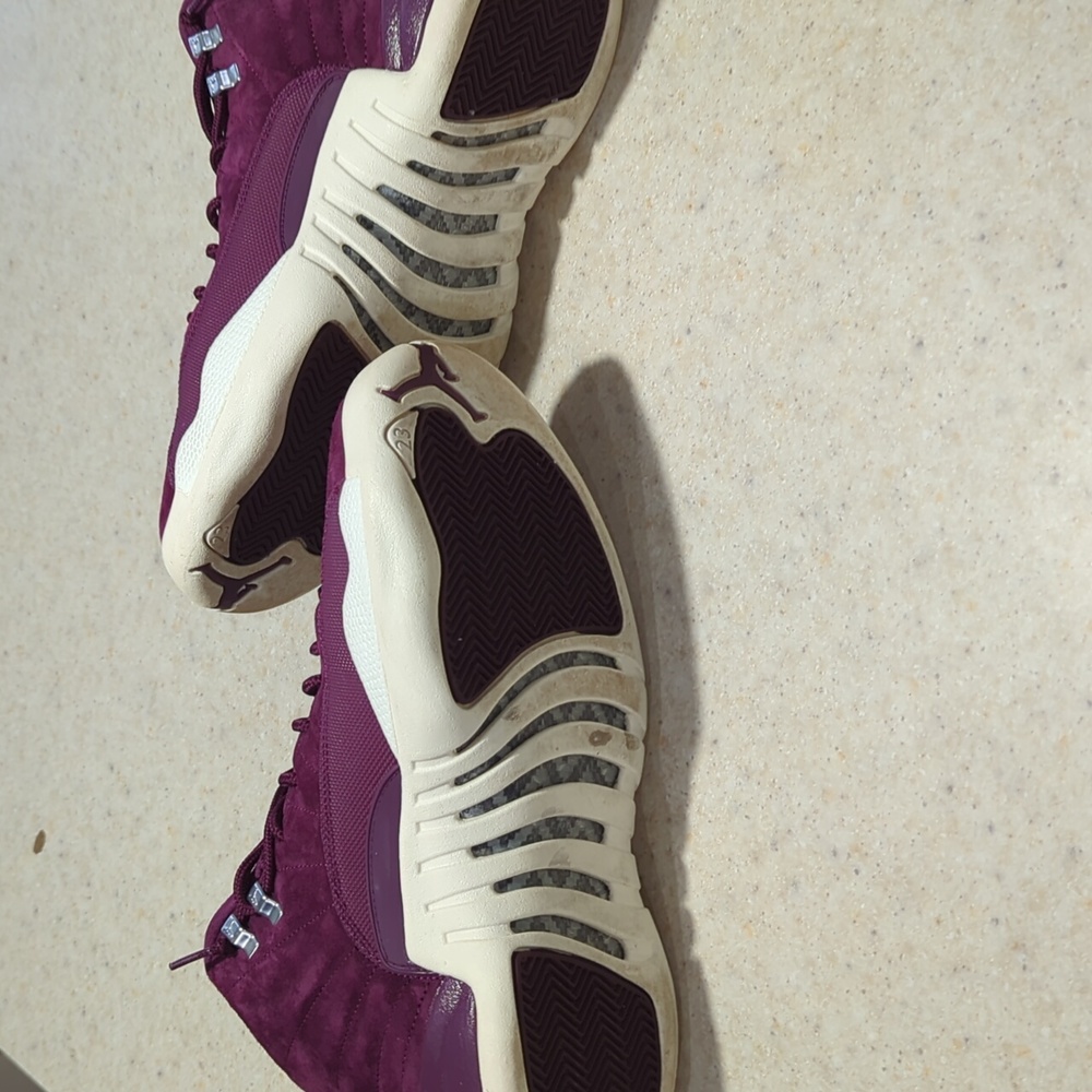 Nike Air Jordan 12 Bordeaux - Picture 4 of 6
